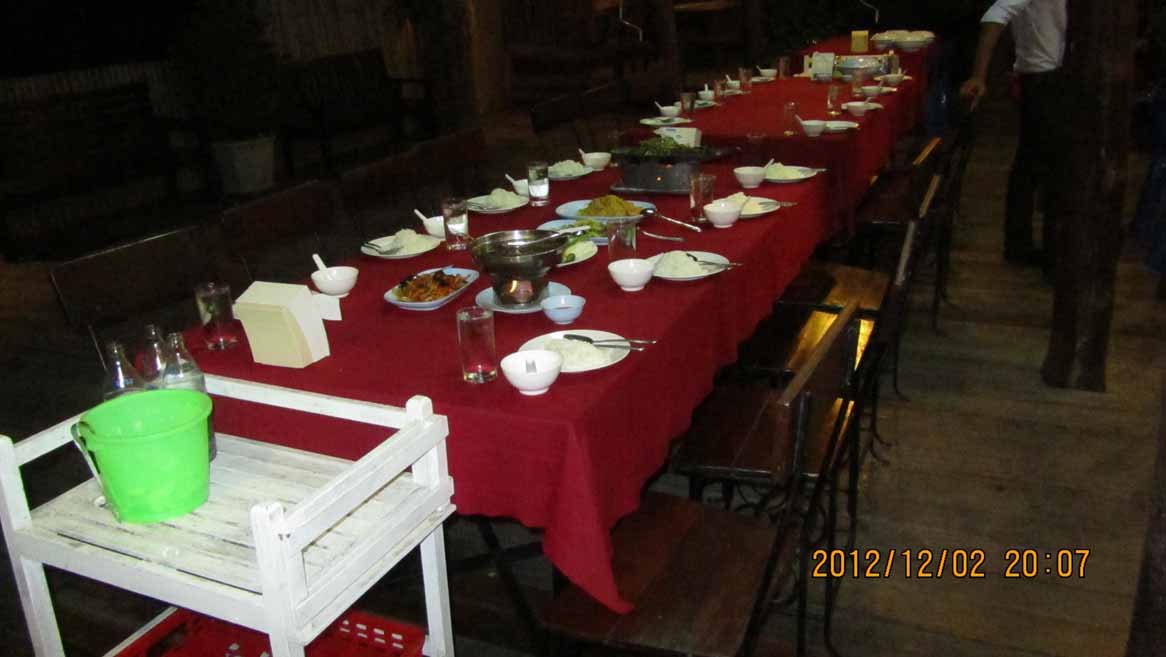 Dinner_at_Lungnuay 04.JPG 70.8K